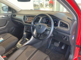 T-ROC TSI STYLE STYLE DESIGN PACKAGE装備車入荷しました!ボディーカラーはフラッシュレッドです。