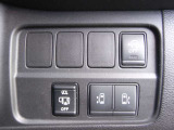 ハンズフリーオートスライドドア〈両側〉(挟み込み防止機構付)は運転席からの開閉も可能です。足だけでも、開く& 閉まる。まるで、魔法のトビラです。お子様の誤操作防止のためのOFFスイッチも付いています。