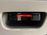 ETCカードを挿入することで高速道路を利用する際の支払いがキャッシュレスになったり、ETCスマートインターチェンジが利用できます。保証は製造メーカー修理保証のみで期間外のものは対象外となります。