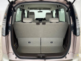 普段のお買い物や通勤、送迎等に十分な荷室スペースを確保しております。セカンドシートを倒すと、大きな荷物の積載も可能です♪