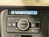 車内空調は&rdquo;AUTOエアコン&rdquo;にお任せ。運転に集中出来ますよ!