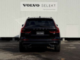 ◆バック/万が一を考え、安全性を重視する方に選ばれているVOLVO車。ドアを開閉するとその重み・厚みに驚くはず