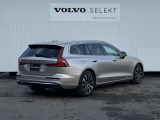 ◆バック/万が一を考え、安全性を重視する方に選ばれているVOLVO車。ドアを開閉するとその重み・厚みに驚くはず