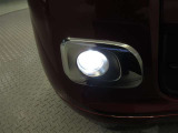 フォグランプ付きです。夜間や悪天候時に視界を確保するので安心ですね♪温度が高くなりますので、雪も溶けやすいですよ♪