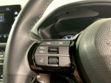 【ステアリングリモコン】ステアリングにオーディオ調節可能なスイッチが装備されていますので運転中でも視線をそらさずにオーディオの調節が可能です!