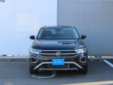 LEDマトリクスヘッドライト「IQ.LIGHT」を装備。フロントカメラで対向車や先行車を検知してLEDを個別で自在に点灯消灯の制御をし、最適な配光を可能にしたヘッドライトシステムでございます。