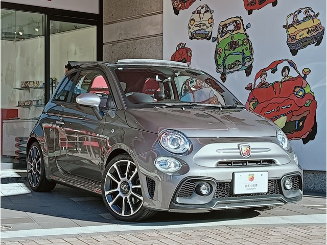 アバルト595Cツーリズモ