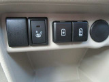 運転席シートヒーターも完備!寒い冬も快適にお使いいただけます!