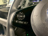 【ステアリングリモコン】ステアリングにオーディオ調節可能なスイッチが装備されていますので運転中でも視線をそらさずにオーディオの調節が可能です!
