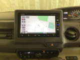 ナビゲーションはフルセグTV、インターナビ対応のGathers純正メモリーナビを搭載しています。Bluetoothオーディオ機能がありますので、スマートフォンなどの音楽も再生できます。