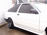 人気の3ドアハッチバック!白黒パンダのトレノフェイスが入庫!AE92後期4AGEエンジン公認済みとなり、AE86MT、AE111フライホイールに変更済。R134エアコンも装着済みとなります