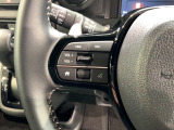 ステアリングにオーディオ操作スイッチが付いています。オーディオ画面に直接タッチしなくても操作が出来ますので、運転に集中できます。