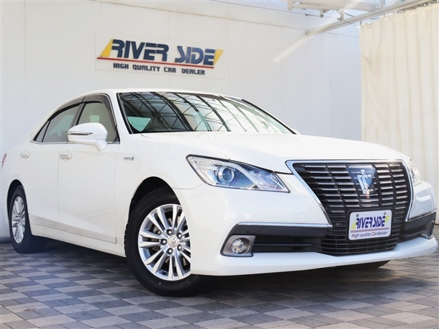 クラウンハイブリッド 2.5 ロイヤルサルーンHDDマルチ フルセグ バックカメラ