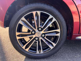 アルミホイールはボディデザインとマッチしており好印象です!