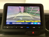 バックモニター付きで、車庫入れやバック時の後方確認をサポート。
