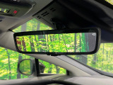 【デジタルインナーミラー】後席の大きな荷物や同乗者で後方が確認しづらい時でも安心!カメラが撮影した車両後方の映像をルームミラー内に表示。クリアな視界で状況の確認が可能です!