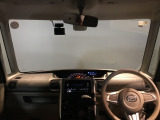 フロントガラスが大きく、ワイドな視界で運転もしやすくなるように設定されています。