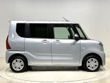 ドアは約90度に開くので荷物も積み込みやすく、乗り降りもしやすい♪ ロングドライブも快適に過ごせる工夫がいっぱいです♪♪