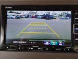 【バックカメラ】駐車時に後方がリアルタイム映像で確認できます。狭いところの駐車や、夜間のバック時に大活躍!運転スキルに関わらず、今や必須となった装備のひとつです。
