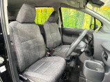 運転席シート廻りは使用感も少なく、良好な状態となっています。前オーナー様が丁寧に使っていたことがよくわかりますね。