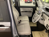 シートはフィット性も良く、楽な運転姿勢を保てます。