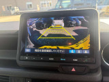 カーナビ付きです。カーナビの機能や保証につきましては、担当スタッフまでお尋ねください。