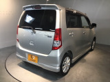ボディカラーはシルキーシルバーメタリック!!汚れも目立ちにくくお手入れしやすいです。