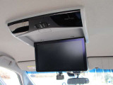 フリップダウンモニター装備されております♪後席に乗っている方も退屈することなくドライブを楽しめます♪