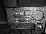 安全機能や快適機能は運転席より操作可能です。