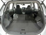 リアシートを倒すと大きな荷物も載せれます。