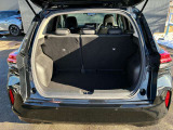 後部座席を倒すと、広々空間♪荷物もたくさん収納可能です!
