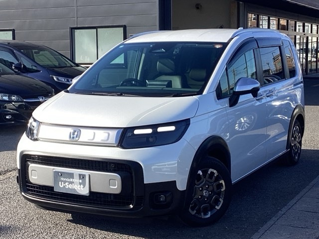 フリード 1.5 e:HEV クロスター