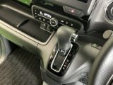 発進時から滑らかに加速する無段階変速のCVTはストップ&ゴーの多い街の中も快適です
