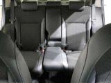 後部座席もゆったり座れます。