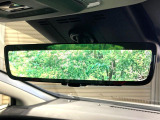 【デジタルインナーミラー】後席の大きな荷物や同乗者で後方が確認しづらい時でも安心!カメラが撮影した車両後方の映像をルームミラー内に表示。クリアな視界で状況の確認が可能です!