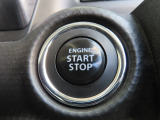 【エンジンスタートスイッチ搭載】 エンジンの始動を、スイッチひとつでスマートに。キーを差し込む必要が無いため、キーは持っているだけでOKです。