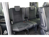 3列目シートも状態良好です。大人でもゆったり座っていただけますので、大人数のお出かけも楽々です。