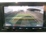 バックガイドモニターで、後方を確認しながら安心して駐車することができます。運転初心者も熟練者も必須の機能ですよ!