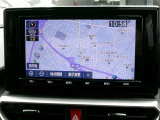 純正ナビを装備。タッチパネル式で使いやすく、お出かけもラクラクです。