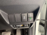 高速の出入りを楽にできるETC車載器付きです。