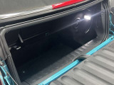 【屋内展示場完備】雨が降っても風が吹いても、暑くても寒くてもゆっくりお車をご覧いただけます&rArr;