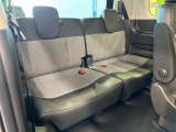 3列目シートはもちろん状態良好☆大人でもゆったりと座って頂けますので、大人数でのお出かけもラクラクです♪ご家族で、気の知れた仲間で、ドライブに行くのが楽しみですね♪