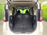 普段のお買い物や通勤、送迎等に十分な荷室スペースを確保しております。セカンドシートを倒すと、大きな荷物の積載も可能です♪