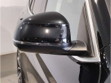 【BMWミラー】視認性の高いスタイリッシュなミラー。自動防眩機能も付いており夜間のドライビングをサポートします。