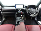 高級車レクサスのIS300h!高級感のある革赤色シート・内装も豪華で優越感に浸れます!!