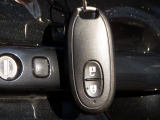 キーをポケットに入れたままでもエンジンON/OFF、ドア施錠/開錠可能♪便利なスマートキー