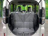 普段のお買い物や通勤、送迎等に十分な荷室スペースを確保しております。セカンドシートを倒すと、大きな荷物の積載も可能です♪