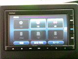 CD、Bluetooth、AM、FM、AUX、スマートフォン接続ができます。