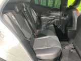 コンパクトカーですが、セカンドシートは十分な広さがあり快適にお乗りいただけます♪シートを倒して大きな荷物を積んだりと、用途の幅が広い1台です。