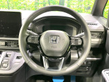 【純正革巻きステアリング】上質な革を使用することで、手にしっかり馴染みとても運転しやすいハンドルです♪